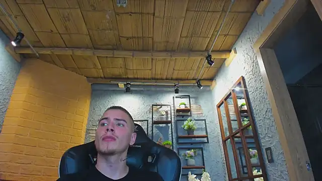 JordanThompson  online show from 03-20-25, 09:13