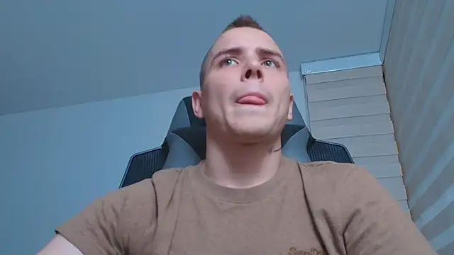 JordanThompson  online show from 09-11-25, 03:39