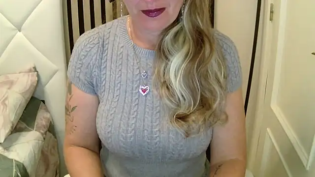 xxNoeliaxx online show from 03-08-26, 08:07