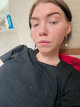 Lisaaa Alisa online show from 04-22-26, 08:17