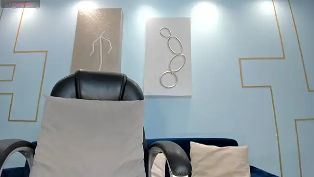 Snapshot of JessicaWilliams1 chatting on 03-08-25, 10:22 JessicaWilliams1 online show from 03-08-25, 10:22