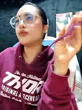 Snapshot of Janna_mnt chatting on 02-04-25, 04:48 Janna mnt online show from 02-04-25, 04:48