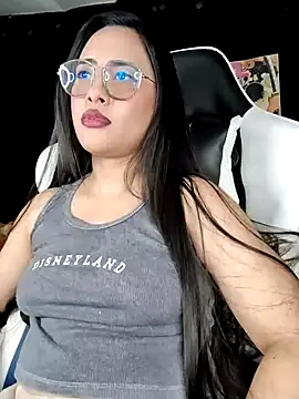 Snapshot of Janna_mnt chatting on 02-07-25, 06:56 Janna mnt online show from 02-07-25, 06:56