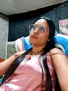 Snapshot of Janna_mnt chatting on 02-27-25, 10:37 Janna mnt online show from 02-27-25, 10:37