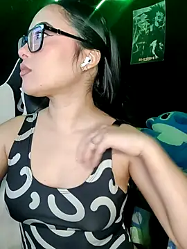 Snapshot of Janna_mnt chatting on 10-05-25, 02:10 Janna mnt online show from 10-05-25, 02:10