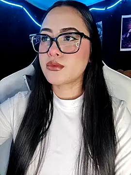 Snapshot of Janna_mnt chatting on 10-10-25, 02:54 Janna mnt online show from 10-10-25, 02:54