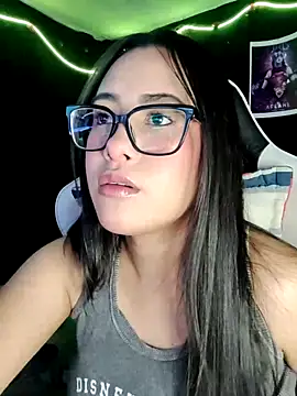 Snapshot of Janna_mnt chatting on 10-13-25, 03:39 Janna mnt online show from 10-13-25, 03:39