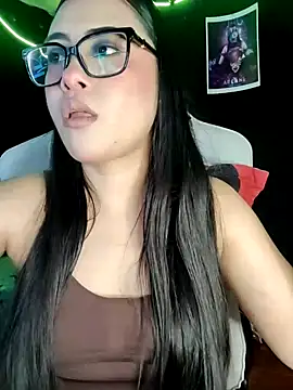 Snapshot of Janna_mnt chatting on 10-19-25, 03:40 Janna mnt online show from 10-19-25, 03:40