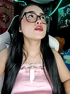 Snapshot of Janna_mnt chatting on 12-23-25, 04:32 Janna mnt online show from 12-23-25, 04:32