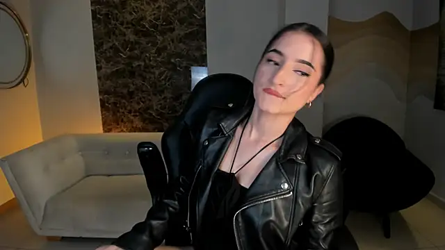 DominiqueVega online show from 12-19-24, 06:56