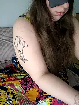 Snapshot of FrancaiseLynne chatting on 03-16-25, 02:55 FrancaiseLynne online show from 03-16-25, 02:55