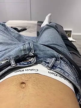 h0rnyguy001 online show from 10-02-25, 06:20