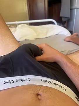 h0rnyguy001 online show from 04-14-26, 12:49