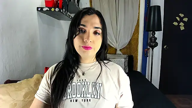 Snapshot of SARAMISHA chatting on 10-09-25, 05:27 SARAMISHA online show from 10-09-25, 05:27