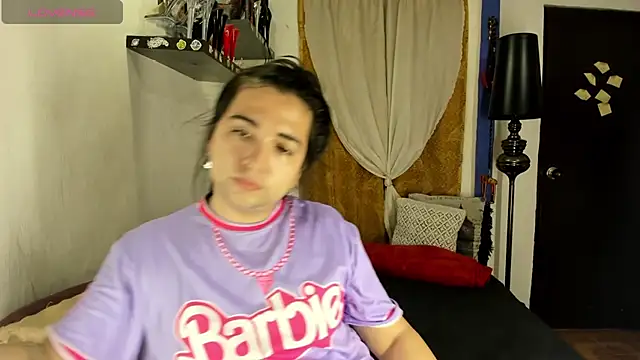 Snapshot of SARAMISHA chatting on 11-01-25, 03:58 SARAMISHA online show from 11-01-25, 03:58