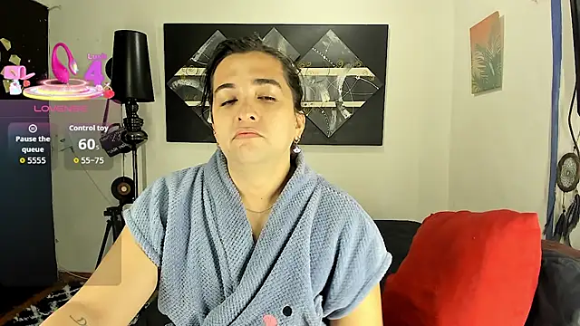 Snapshot of SARAMISHA chatting on 12-20-25, 03:41 SARAMISHA online show from 12-20-25, 03:41