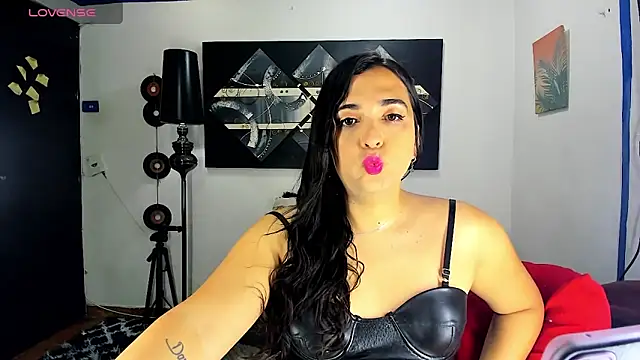 Snapshot of SARAMISHA chatting on 01-12-26, 02:11 SARAMISHA online show from 01-12-26, 02:11