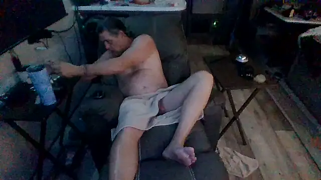 Snapshot of lateniter chatting on 06-15-26, 04:25 lateniter online show from 06-15-26, 04:25
