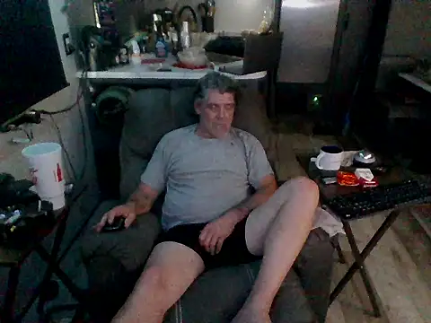 Snapshot of lateniter chatting on 06-15-26, 06:10 lateniter online show from 06-15-26, 06:10