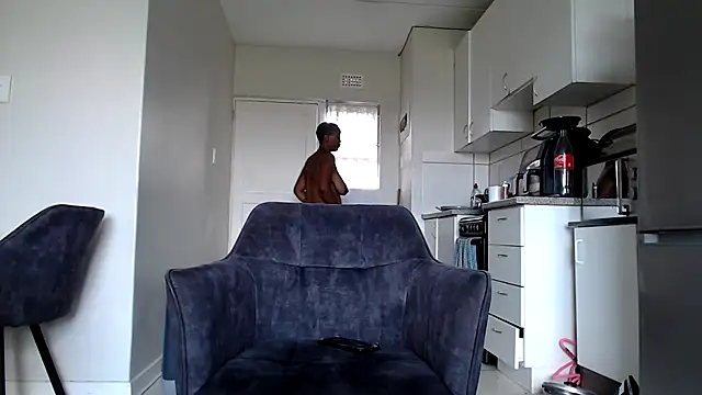 Snapshot of officialkhakes_za chatting on 01-05-25, 02:19 officialkhakes za online show from 01-05-25, 02:19