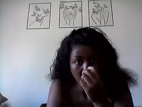 Snapshot of officialkhakes_za chatting on 02-16-26, 10:44 officialkhakes za online show from 02-16-26, 10:44