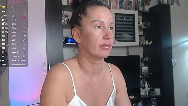 SheilaRyan online show from 11-28-25, 04:48