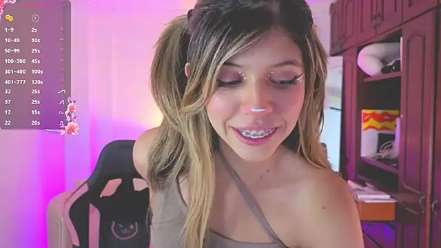 Snapshot of NATAASHA___ chatting on 09-22-25, 04:03 NATAASHA online show from 09-22-25, 04:03