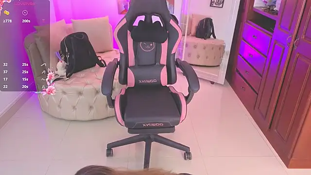 Snapshot of NATAASHA___ chatting on 09-29-25, 03:44 NATAASHA online show from 09-29-25, 03:44