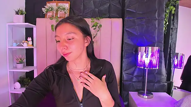 kendall saenz online show from 11-22-25, 03:22