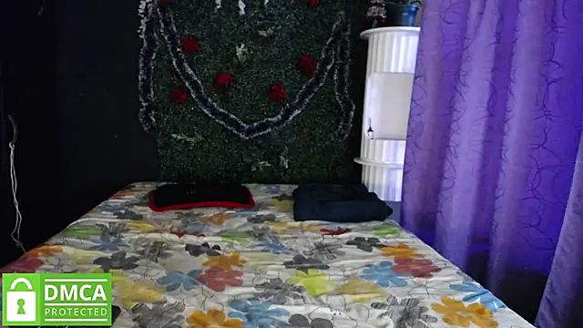 Snapshot of Mr_MrsCurie chatting on 12-17-25, 10:49 Mr MrsCurie online show from 12-17-25, 10:49