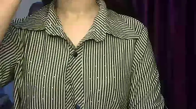 Snapshot of Karnaa_vail chatting on 01-08-25, 04:44 Karnaa vail online show from 01-08-25, 04:44