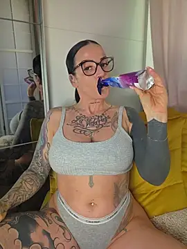 EmilyDiazofficial online show from 06-24-26, 07:51