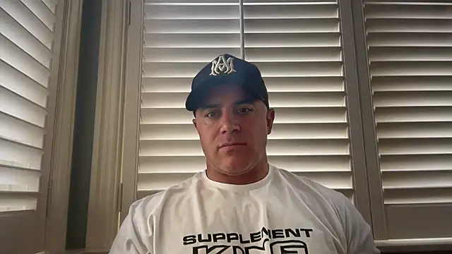 Snapshot of Bad_daddy21 chatting on 11-17-25, 07:19 Bad daddy21 online show from 11-17-25, 07:19