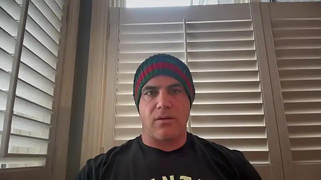 Snapshot of Bad_daddy21 chatting on 12-18-25, 07:09 Bad daddy21 online show from 12-18-25, 07:09