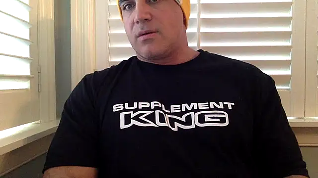 Snapshot of Bad_daddy21 chatting on 12-22-25, 04:37 Bad daddy21 online show from 12-22-25, 04:37