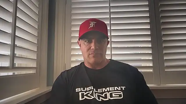 Snapshot of Bad_daddy21 chatting on 03-12-26, 06:36 Bad daddy21 online show from 03-12-26, 06:36