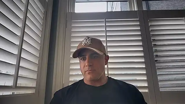 Snapshot of Bad_daddy21 chatting on 03-17-26, 05:16 Bad daddy21 online show from 03-17-26, 05:16