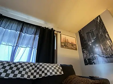 SidneyRaee online show from 12-04-24, 07:45