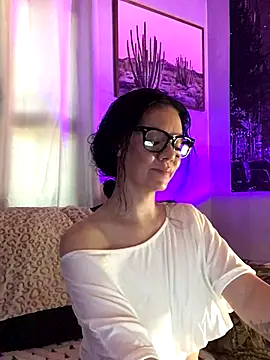 SidneyRaee online show from 09-19-25, 04:51