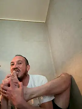 Snapshot of Denislamalice34 chatting on 11-26-25, 03:46 Denislamalice34 online show from 11-26-25, 03:46