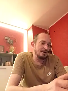 Snapshot of Denislamalice34 chatting on 02-13-26, 07:54 Denislamalice34 online show from 02-13-26, 07:54