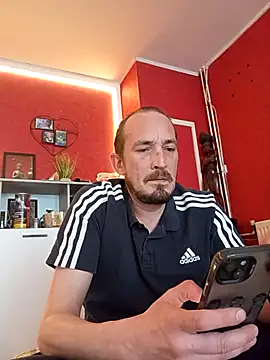 Snapshot of Denislamalice34 chatting on 02-20-26, 01:33 Denislamalice34 online show from 02-20-26, 01:33