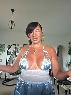 TheGoddessBianca online show from 09-30-25, 07:57