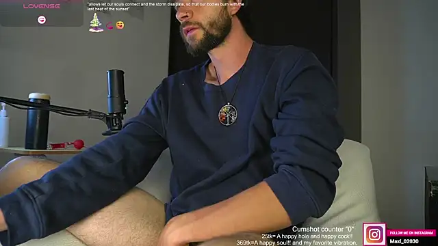 Snapshot of just_maxii chatting on 01-17-25, 10:45 just maxii online show from 01-17-25, 10:45