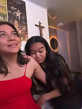 Snapshot of Nina-Eros1 chatting on 12-21-25, 01:35 Nina-Eros1 online show from 12-21-25, 01:35