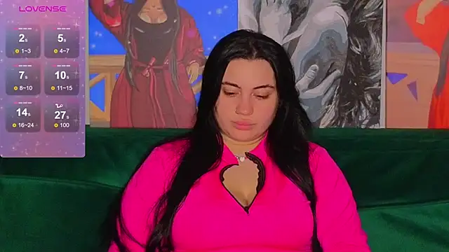 Nikki Kardashian online show from 12-21-24, 01:58