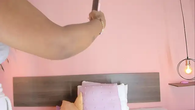 Snapshot of samanta_joness chatting on 04-01-26, 07:42 samanta joness online show from 04-01-26, 07:42