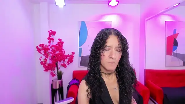 Snapshot of Alice_candace chatting on 03-11-25, 12:17 Alice candace online show from 03-11-25, 12:17