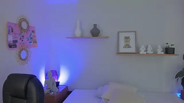 moll1e  online show from 03-03-25, 12:16