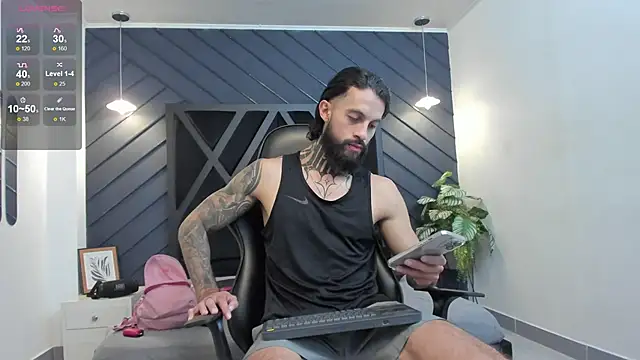 Snapshot of Apolo_Bianco_ chatting on 09-18-25, 11:18 Apolo Bianco online show from 09-18-25, 11:18